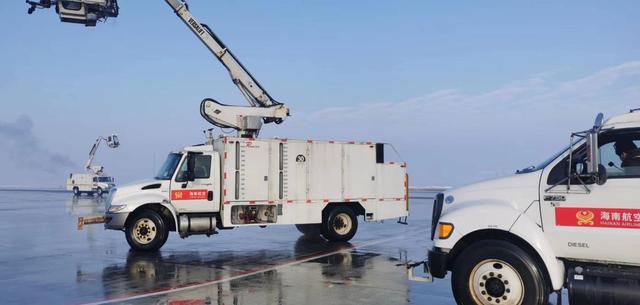 海航航空旗下乌鲁木齐航空地面服务部开展除冰车应急处置演练