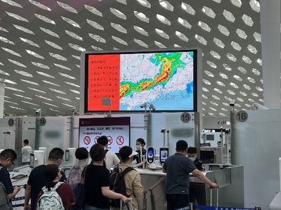 深圳机场单日客流超18万人次 创历史新高